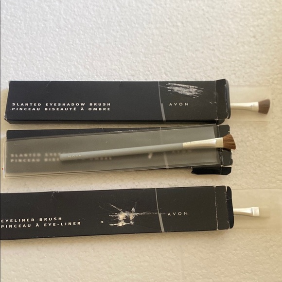Avon Slanted Eyeshadow and Eyeliner Brush Set of 3 - Picture 1 of 9
